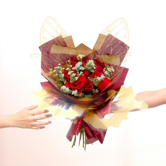 Ramo Mariposa de 12 rosas rojas