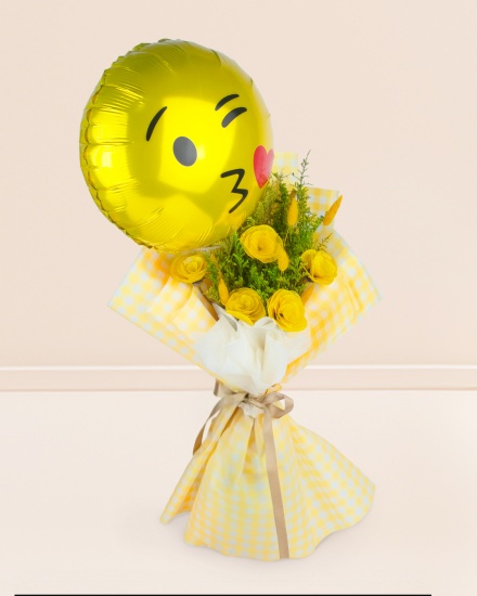 Ramo de flores Amarillas eternas + Globo Kiss
