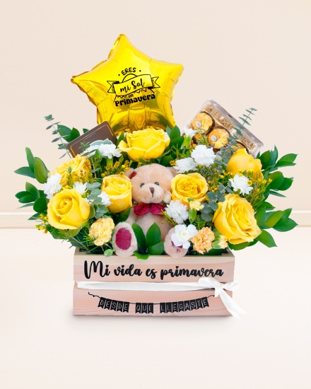 Arreglo Floral sol de primavera peluche globo y chocolates Ferrero