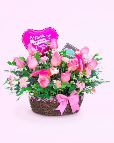 Arreglo Floral con rosas y pajaritos